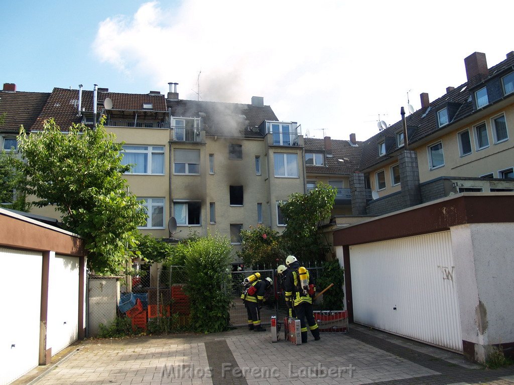 Brand Wohnung mit Menschenrettung Koeln Vingst Ostheimerstr  P019.JPG